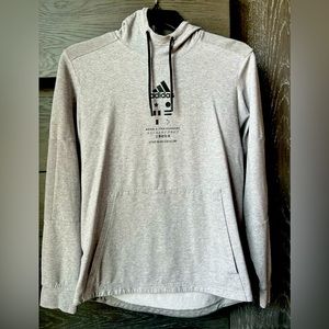 Men’s Adidas Hoodie 🤩